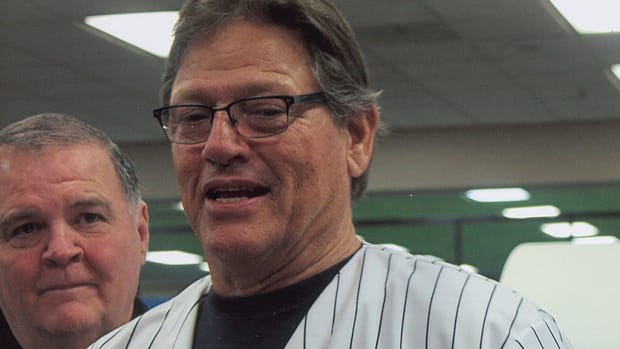 Carlton Fisk gets ready for the opening ceremony at Soxfest.