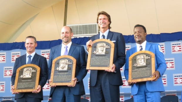 The four new inductees – Biggio, Smoltz, Johnson and Martinez – were busy signing on the Monday after their induction – with prices ranging from $99-$200 for signed balls and flats. Photos courtesy of David Moriah. 