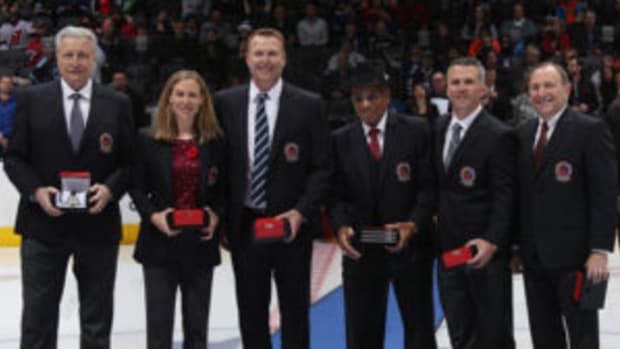  (l-r) Hall of Fame inductees Aleksander Yakushev, Jayna Hefford, Martin Brodeur, Willie O'Ree, Martin St. Louis and Gary Bettman are introduced prior to the 2018 Hockey Hall of Fame Legends Classic Game at the Scotiabank Placeon November 11, 2018 in Toronto, Ontario, Canada. (Photo by Bruce Bennett/Getty Images)