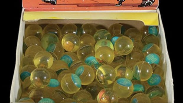 The 1970 Chemtoy superballs were found in boxes containing players from a single team, or a selection of players from either the National or American Leagues, like the example above. Photo courtesy REA.