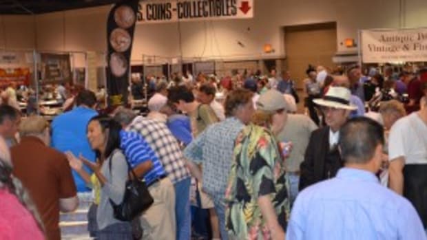 A scene from the busy September 2011 Long Beach Expo. A sports collectibles section now will be added beginning with the upcoming May 31 - June 2, 2012 show. (Photo credit: Donn Pearlman)