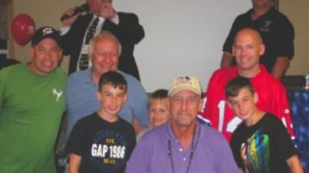 The Talbot family got to meet quarterback Steve Grogan. Grogan was a childhood idol of the author’s brother, who dressed appropriately for the event with his throwback jersey.