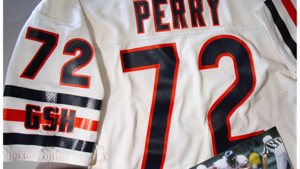 William_Perry_Super_Bowl_XX_jersey_Heritage_Auctions_4