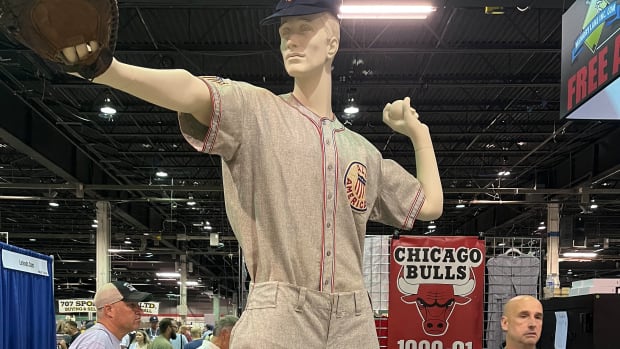 Gehrig jersey sells for $2.58 million - Sports Collectors Digest