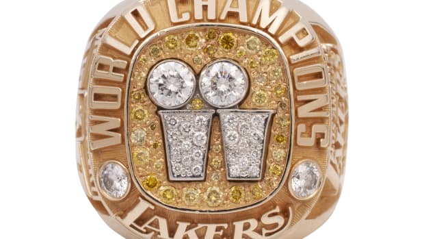A Lakers NBA championship ring being donated by Slava Medvedenko to help Ukrainian relief efforts.