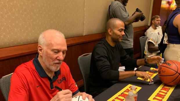 Facsimile Autographed A'ja Wilson Las Vegas Red Reprint Laser Auto  Basketball Jersey Size Men's XL at 's Sports Collectibles Store