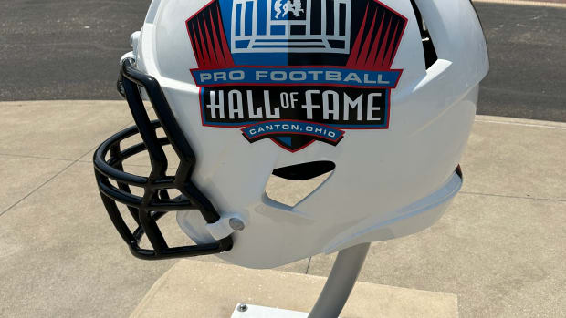 Top autograph signers, memorabilia from 2022 Pro Football Hall of Fame  inductions - Sports Collectors Digest