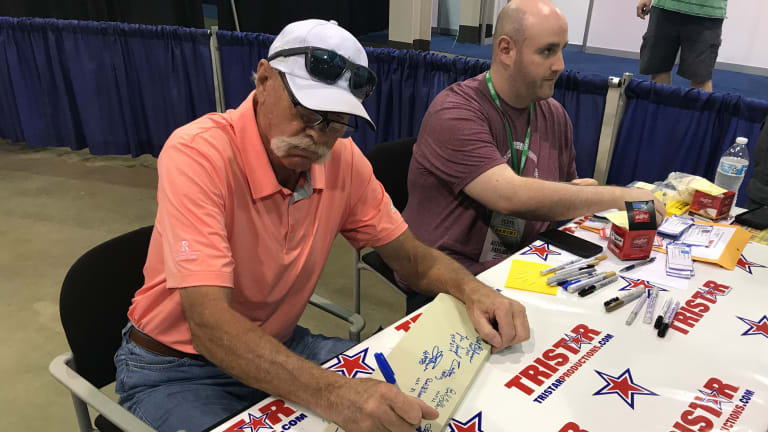 Ted Simmons Autograph Signing