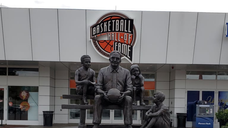 SWISH! Naismith Basketball Hall of Fame celebrates history of game, big hit  with hoop fans - Sports Collectors Digest