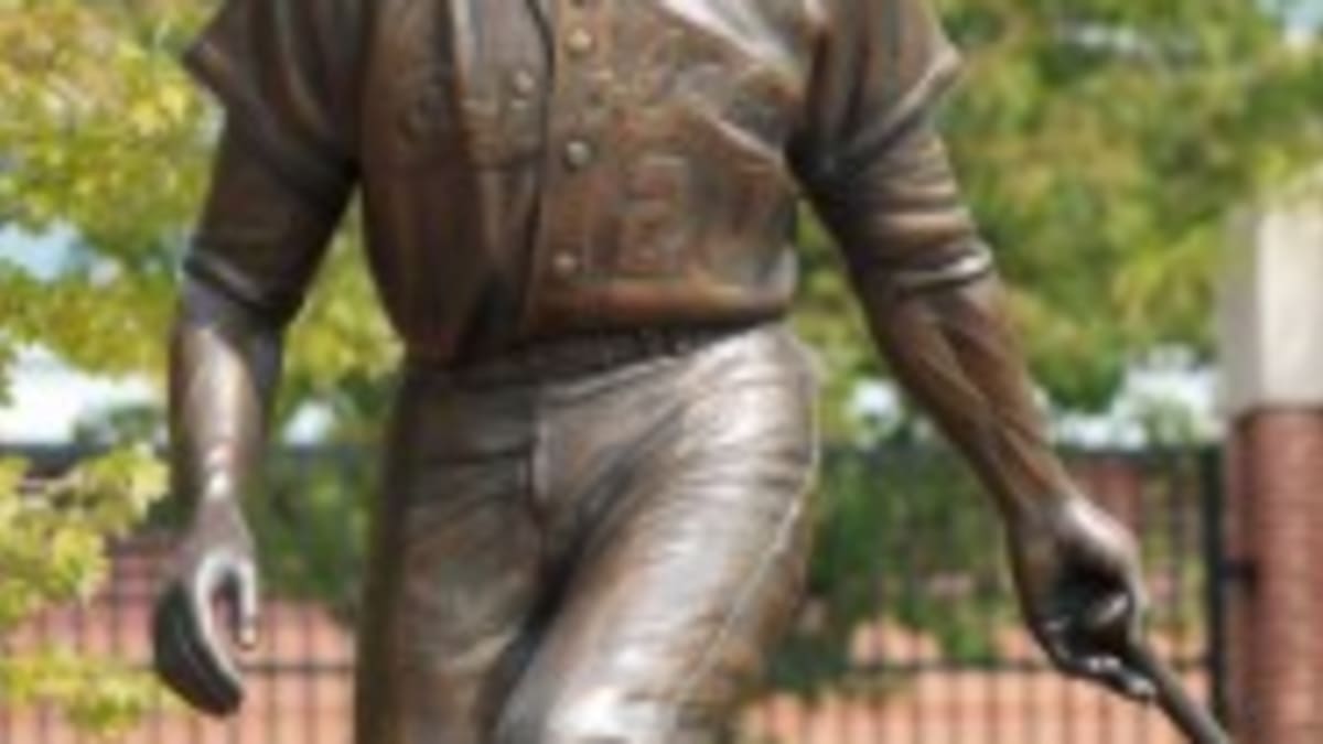 Orioles Unveil Bronze Statue Of Hall Of Famer Eddie Murray - CBS Baltimore