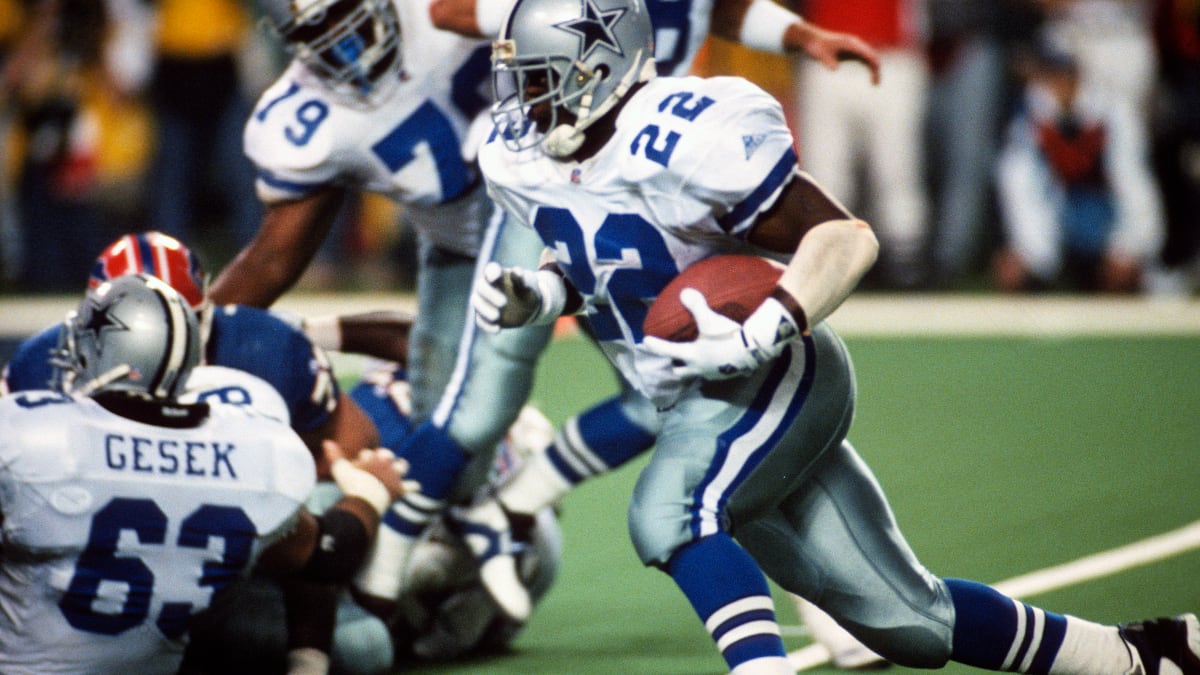 Former Dallas Cowboys star Emmitt Smith tackles phony sports collectibles  with tech