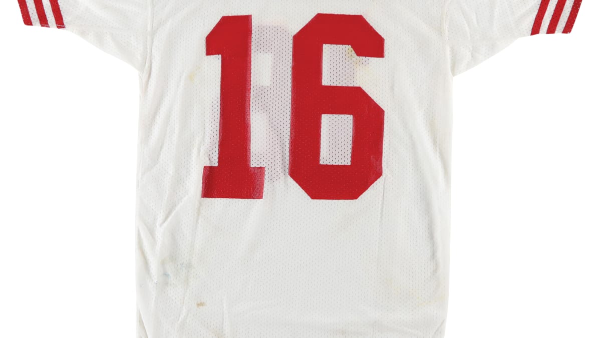 Joe Montana jersey, Pele rookie card highlight summer auction at