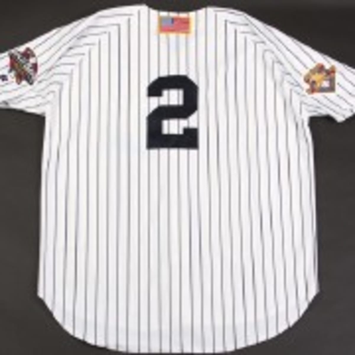 Jeter's Jersey Is No. 1 in 2010 MLB Sales - WSJ