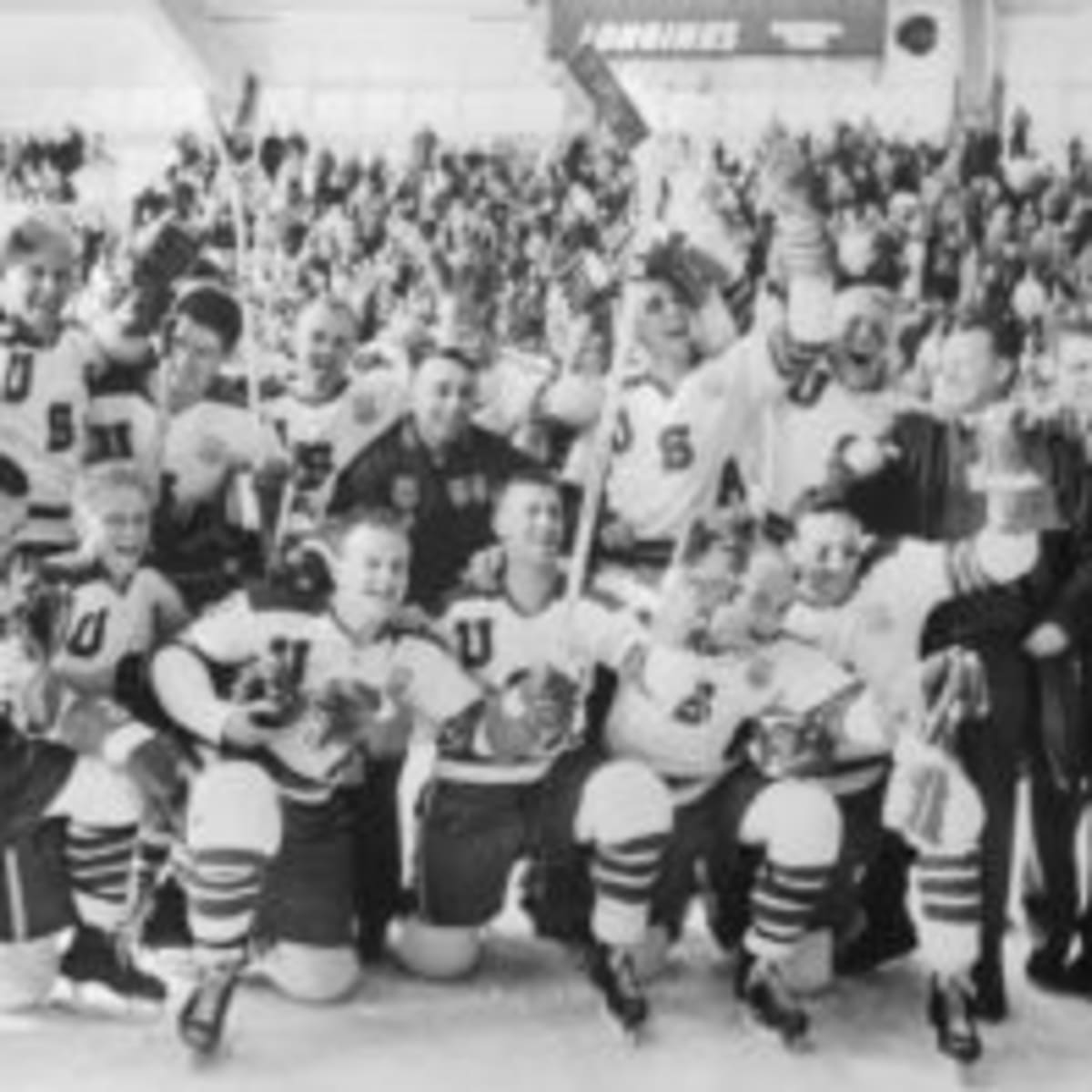 Rang For pokker plads The 1960 U.S. Olympic men's hockey team was the first 'Miracle on Ice' -  Sports Collectors Digest