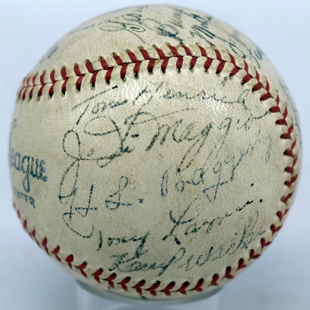 At Auction: Yankees Team Signed Balls All Featuring Thurman Munson