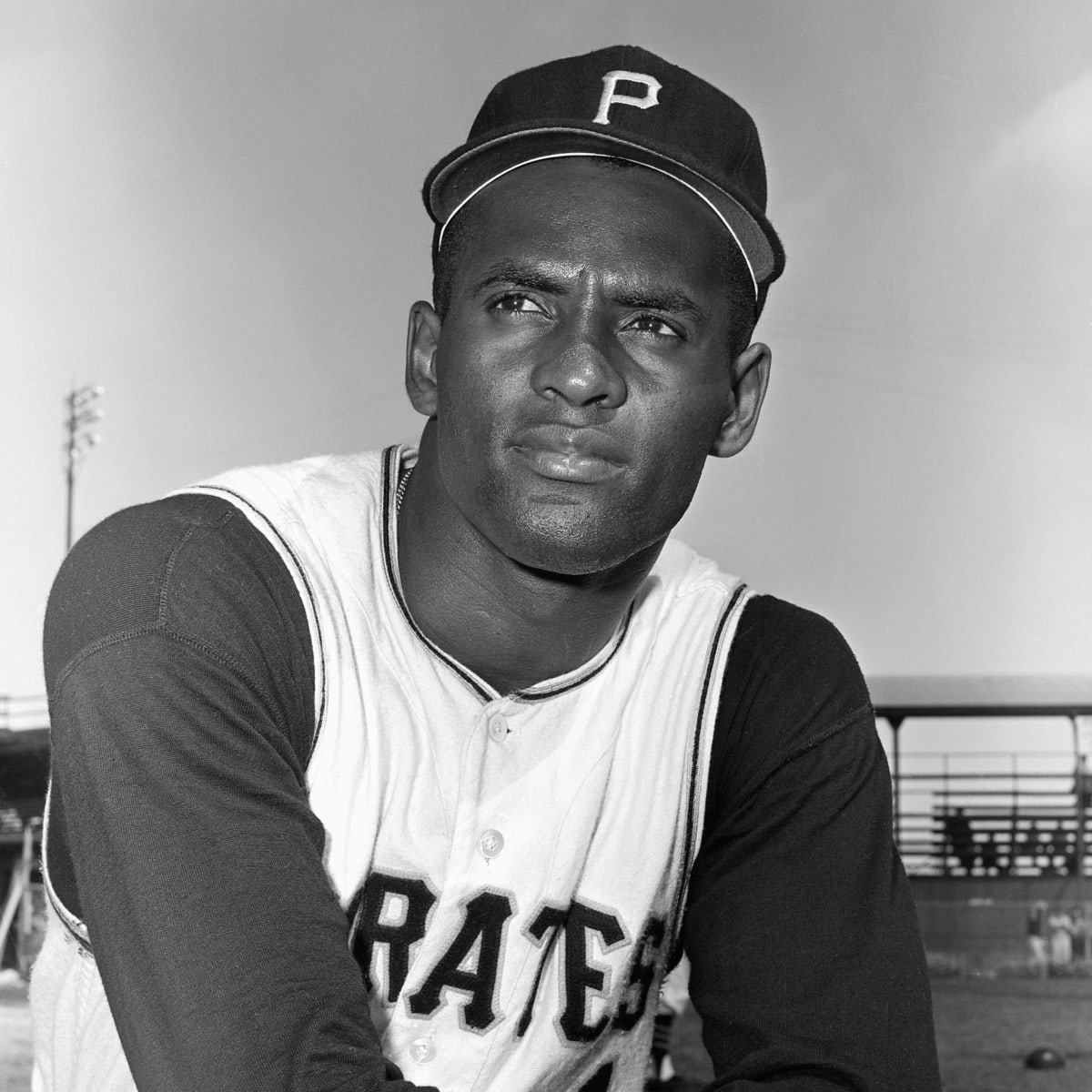 Roberto Clemente, Pirates, outfield, baseball card T-Shirt