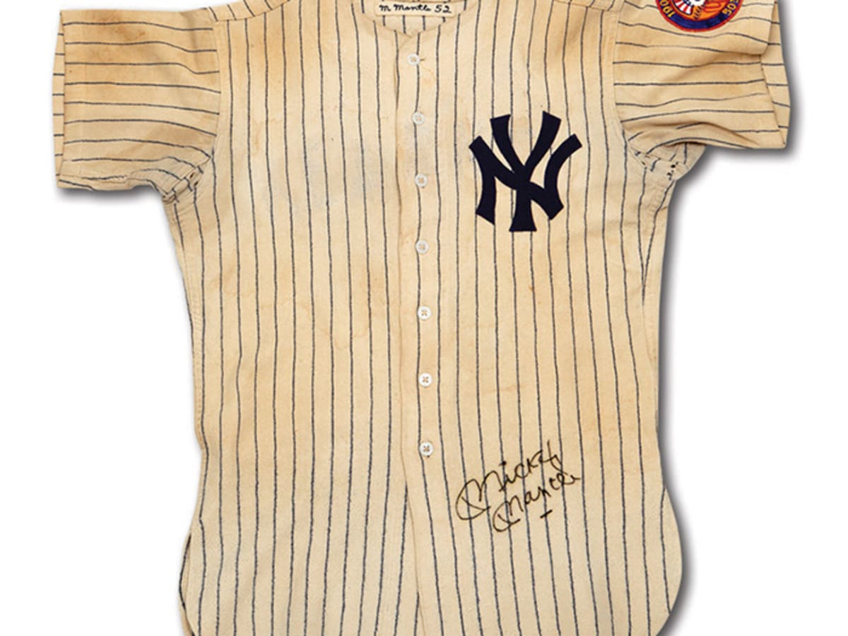 A 1958 game-worn Mickey Mantle jersey sells for record $4.68 million at  auction [Video]