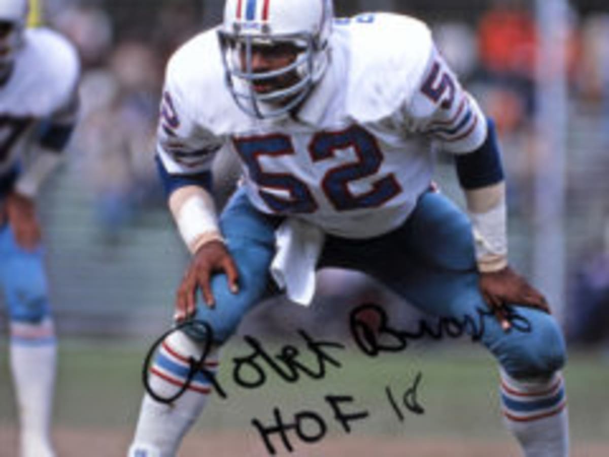 Photo: Robert Brazile is inducted into the Pro Football Hall of