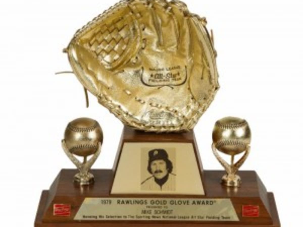 Sports Legends Selling Relics? Hey, That Glove Really Is Gold