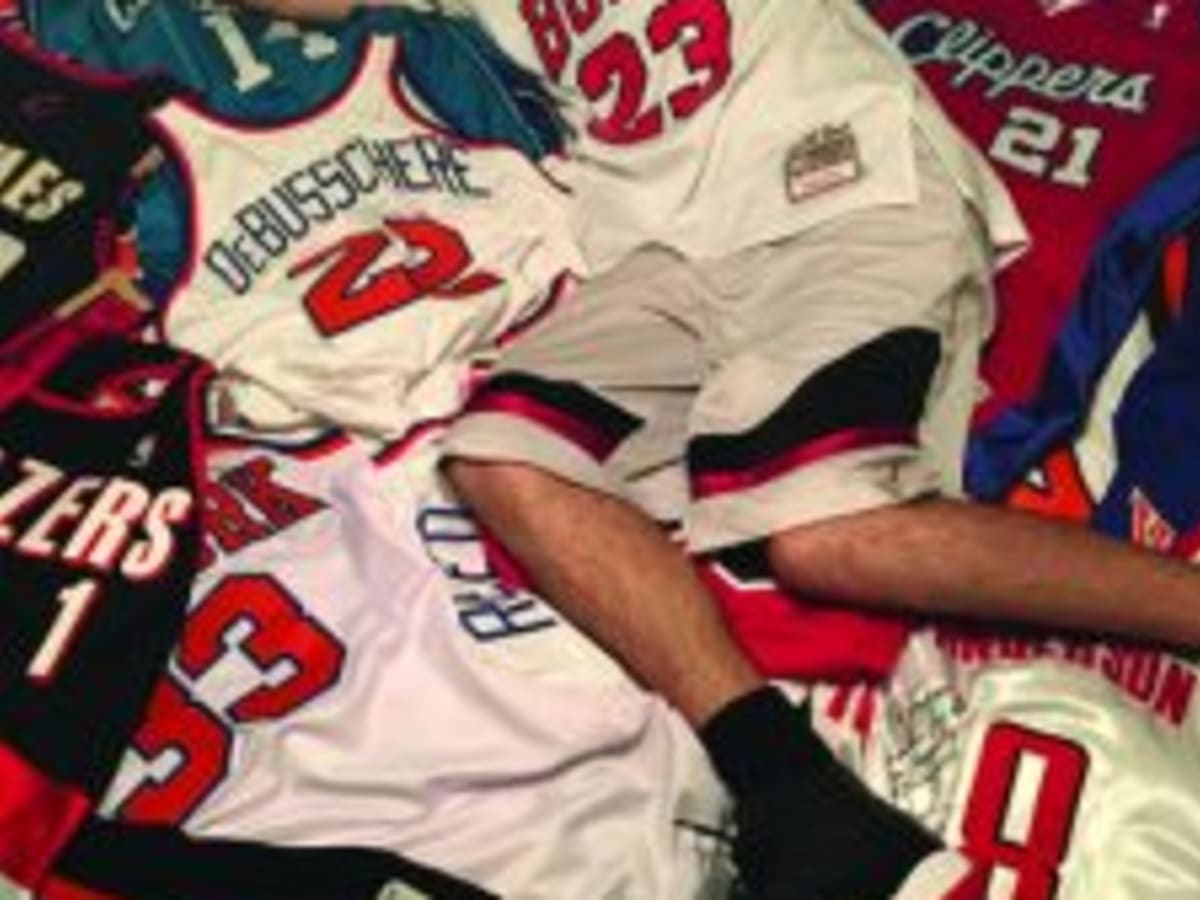 Mitchell & Ness bringing throwback jersey pop-up to Public Square