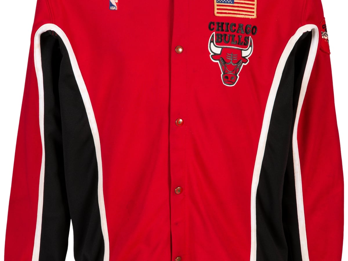 Shop Michael Jordan Autographed 1996-97 Bulls Red NBA Finals Patch