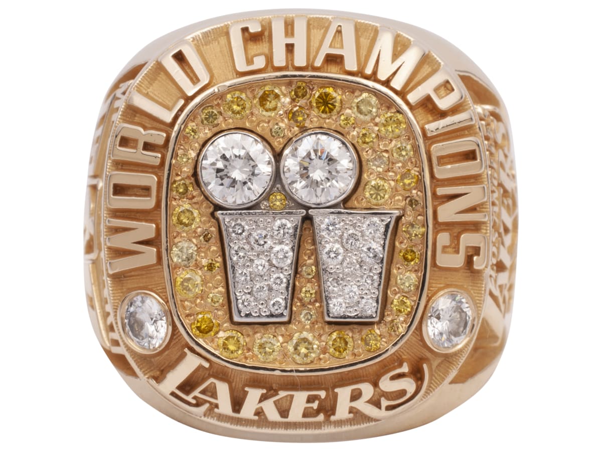 Former NBA player selling Lakers championship rings to help kids in Ukraine  - Sports Collectors Digest