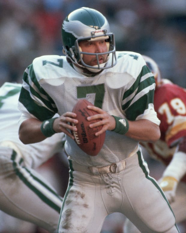 Philadelphia Eagles quarterback Ron Jaworski drops back to pass during a game in 1980.