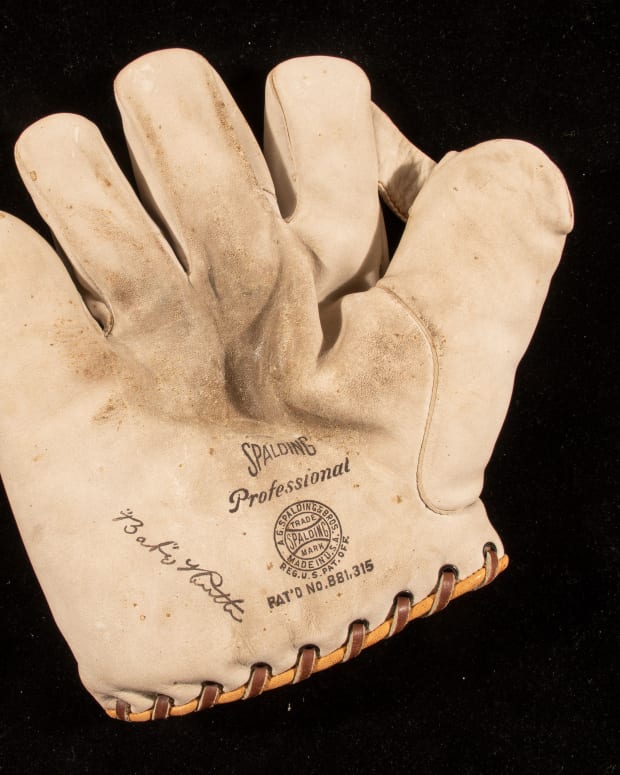 1920s Babe Ruth glove that sold for more than $1.5 million at Hunt Auctions.