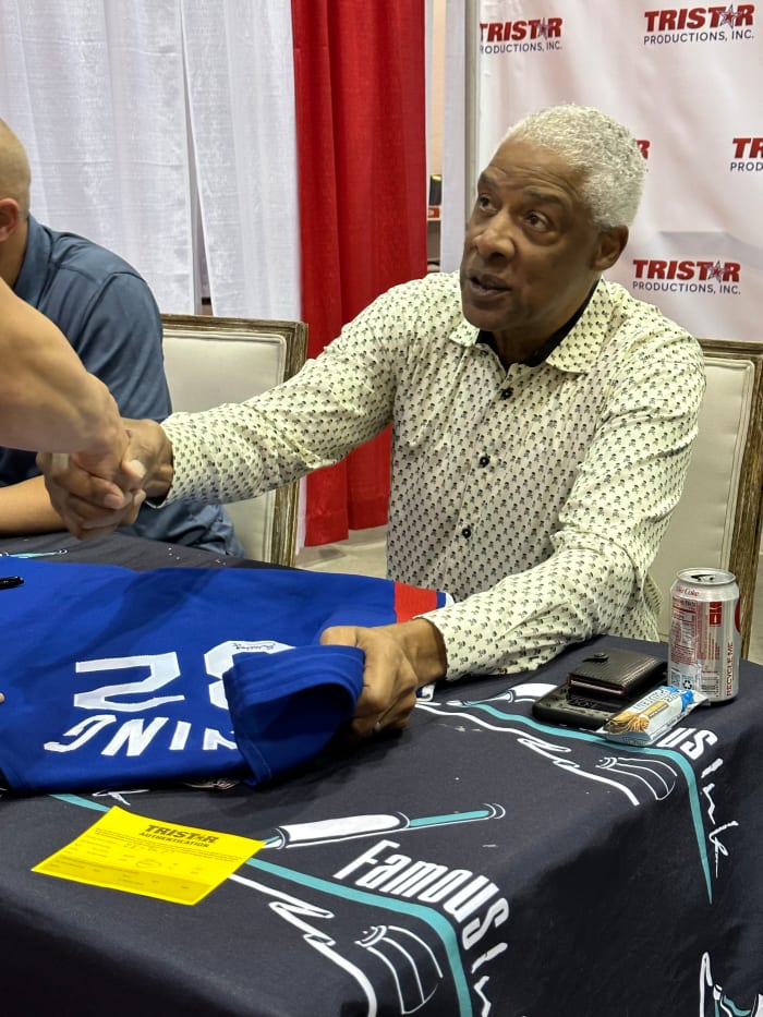 Houston TRISTAR event ‘strong show’ for collectors, autograph seekers