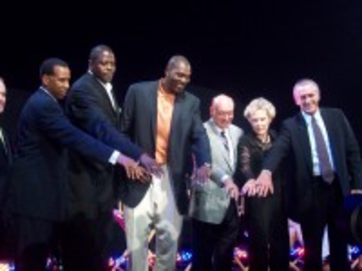 2008 Basketball HOF class features big and small - Sports Collectors Digest