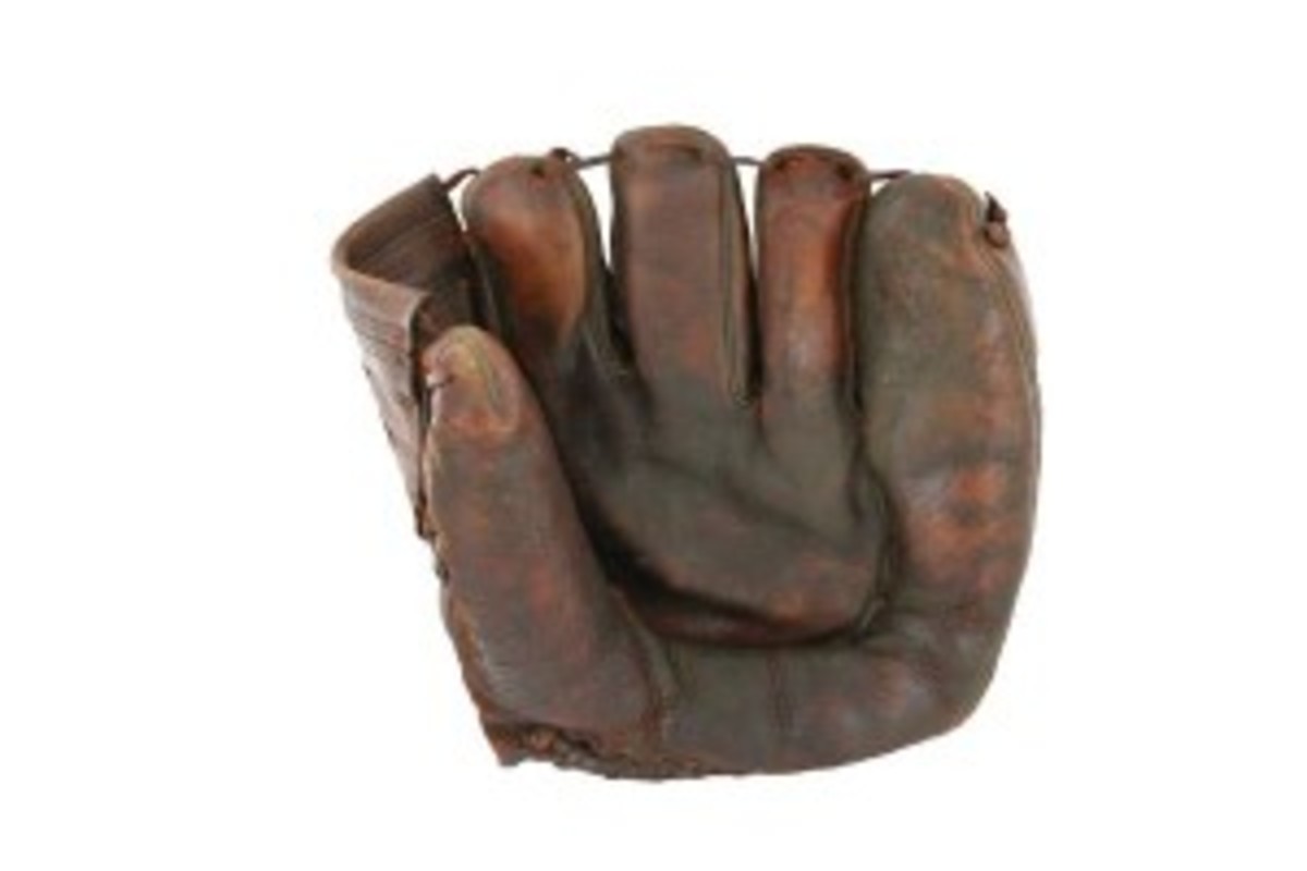 Jackie glove netted $373,000 in a Steiner Sports auction. 