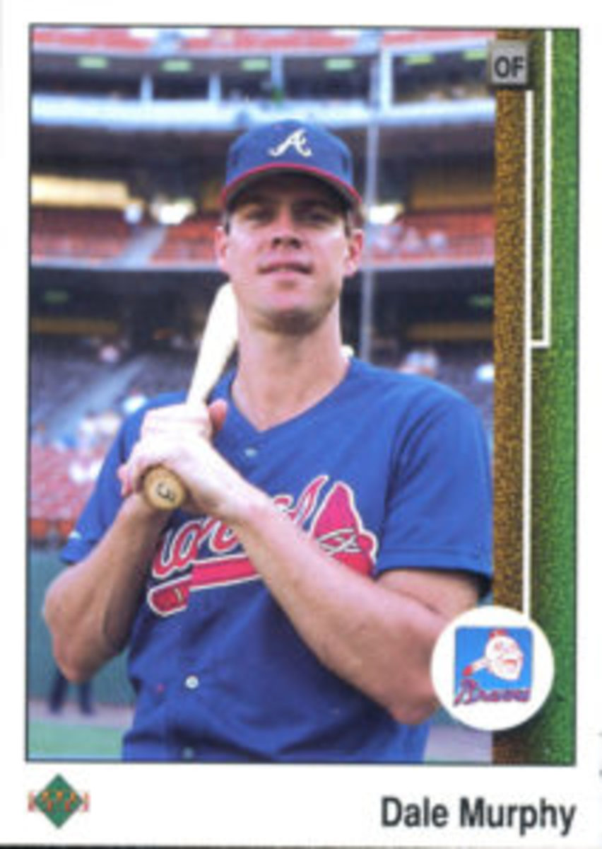  There are two versions of Dale Murphy’s 1989 Upper Deck card. The card on the left is the correct version, while the image on the card on the right is a reverse negative image.