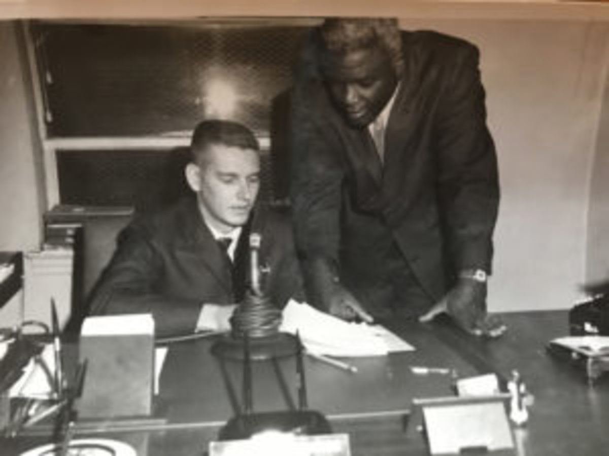  Gar Miller with Jackie Robinson, when he was vice president of human resources for Chock Full of Nuts in New York, circa 1964. (Kenny Chu photo)