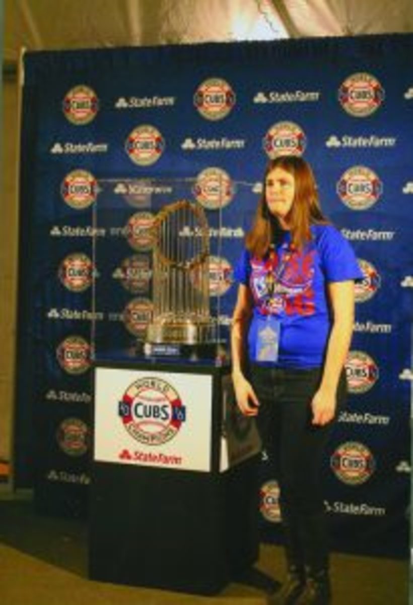 The World Series celebration continued at the 32nd annual Cubs Convention -  Sports Collectors Digest