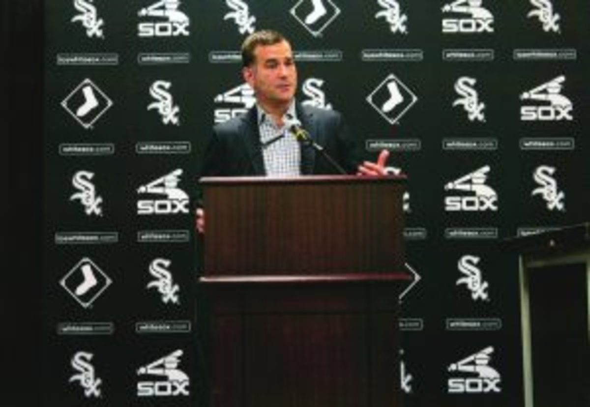 Chicago White Sox General Manager Rick Hahn addresses those in attendance at Soxfest. 