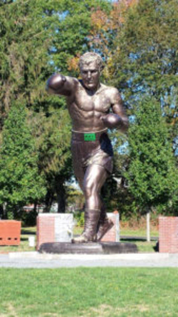  The statue of Rocky Marciano that was unveiled on Sept. 23, 2012. The statue depicts the punch that KO’d Joe Walcott in the 13th round of their 1952 title fight.