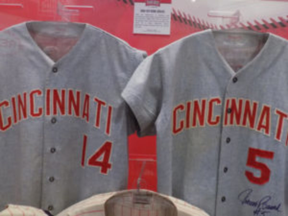  Pete Rose and Johnny Bench flannel road jerseys from 1968-71.