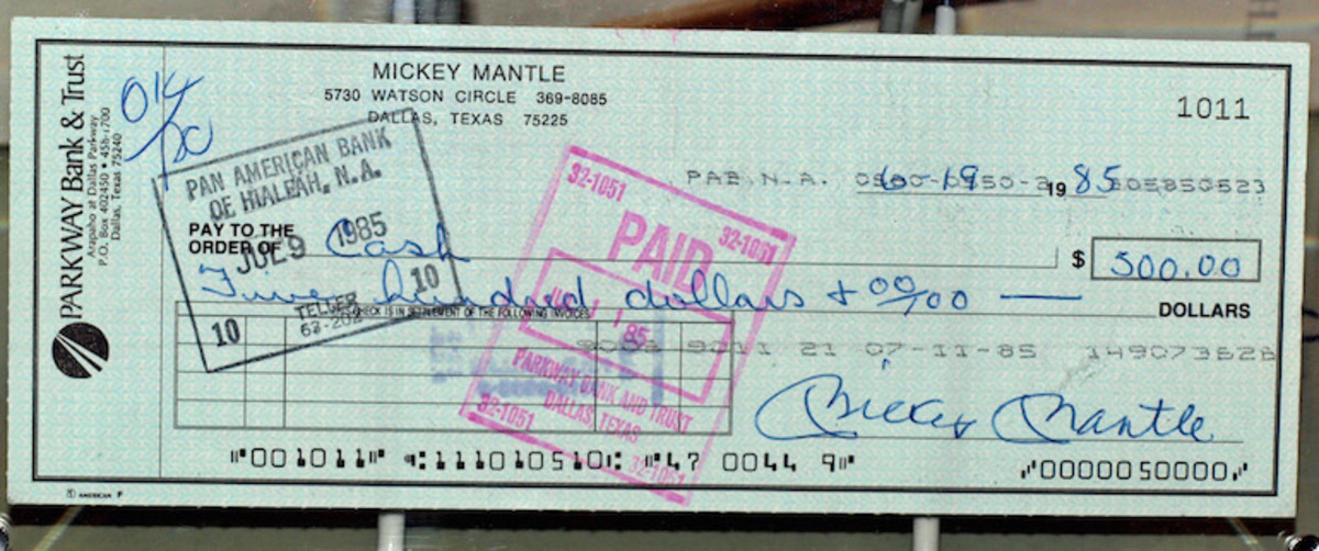 Mickey Mantle memorabilia fetching top dollar, KSNF/KODE
