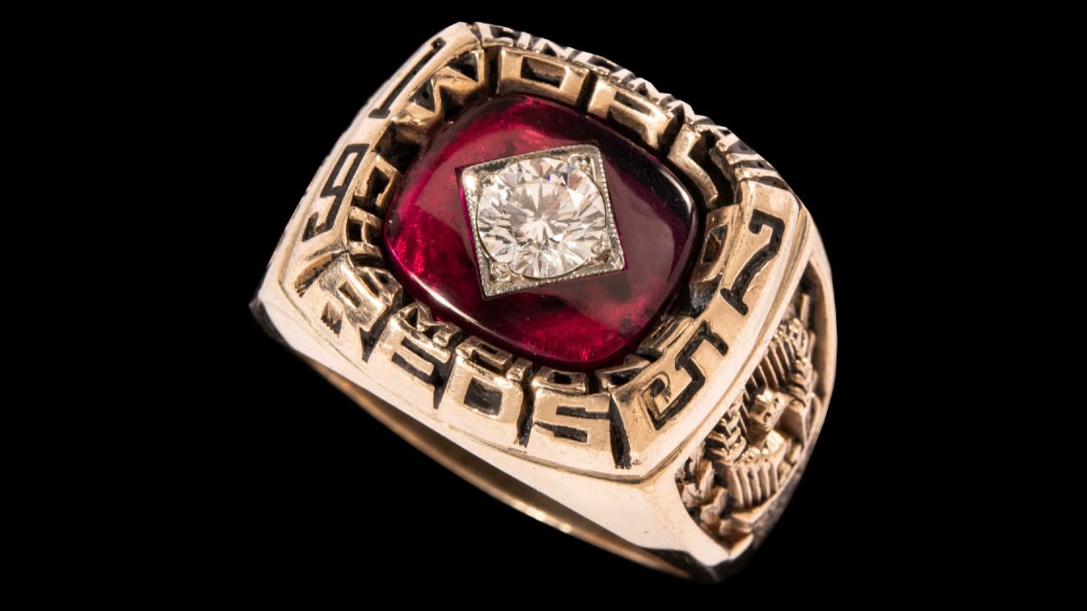 Reds legend Johnny Bench to auction off memorabilia collection in