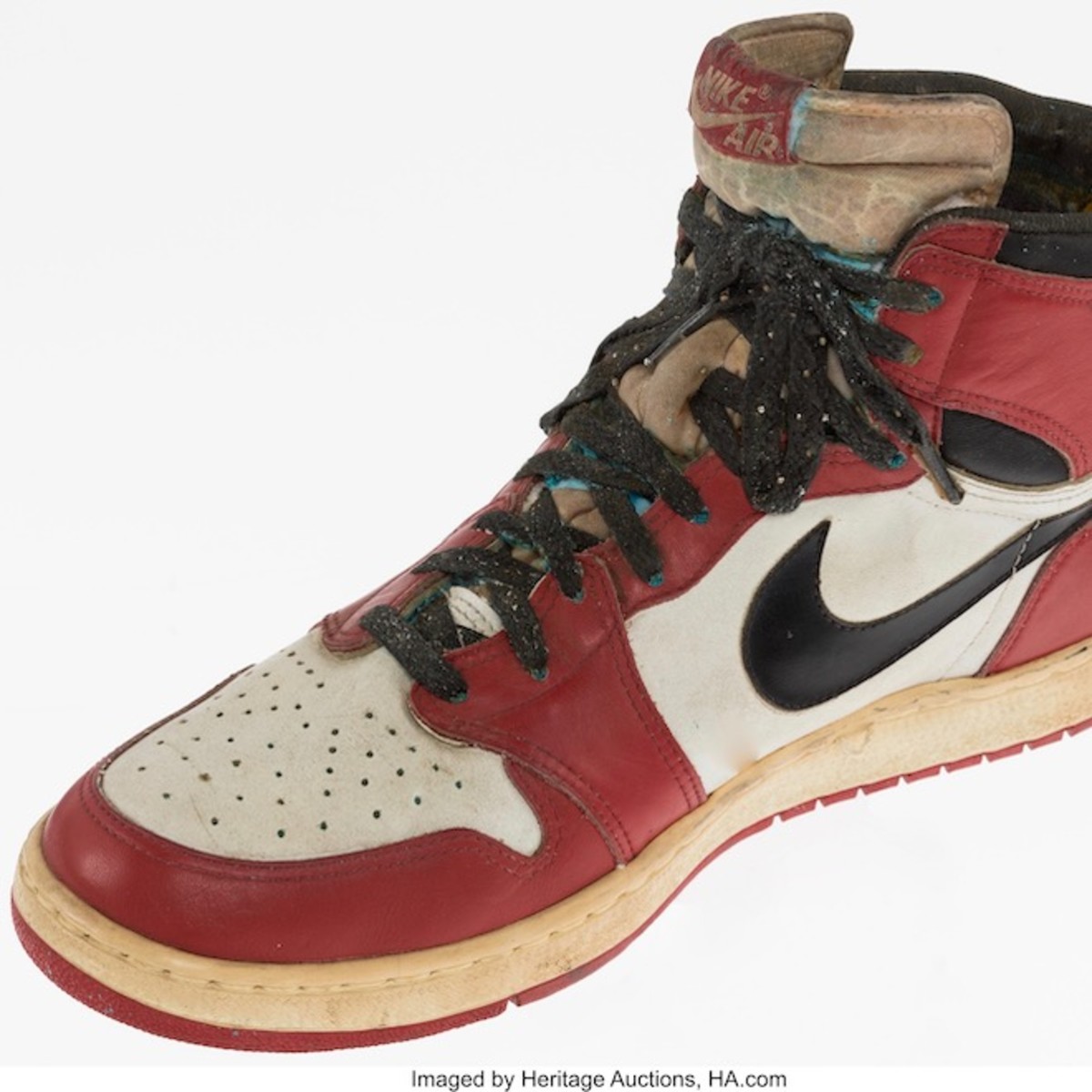 Michael Jordan collectibles found in closet in Israel on auction ...