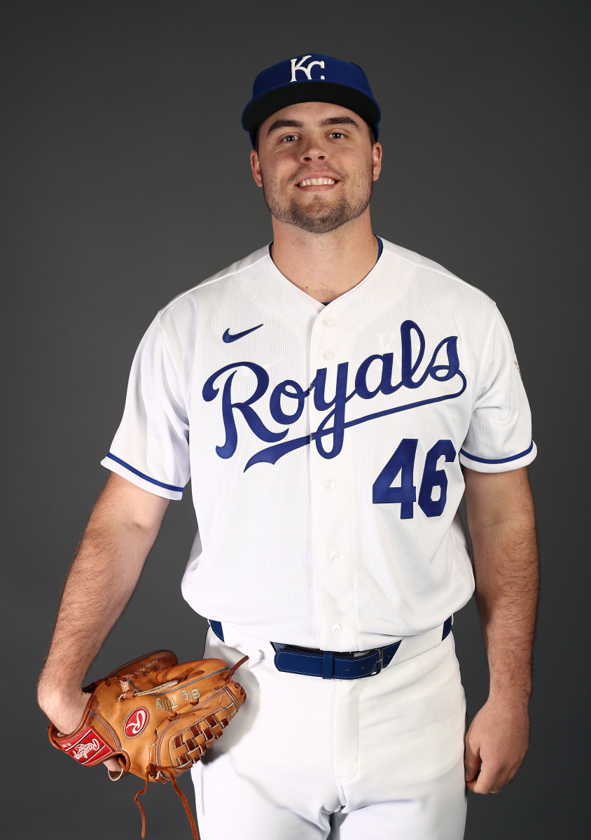 Royals prospect uses signing bonus to give parents the best