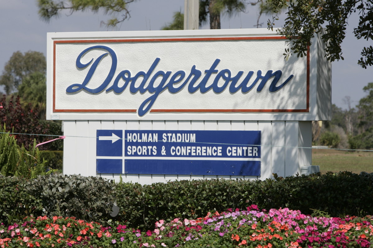 Winfield speaks to elite campers at Historic Dodgertown
