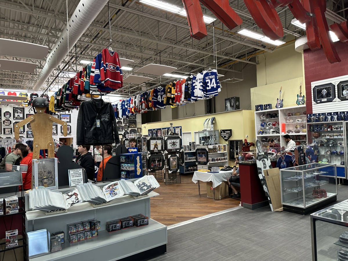 Torontos Frozen Pond hobby shop a haven for hockey and celebrity autographs, collectibles