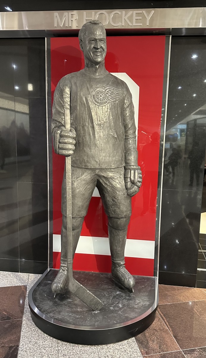 Colorado Avalanche get memorabilia into Hockey Hall of Fame