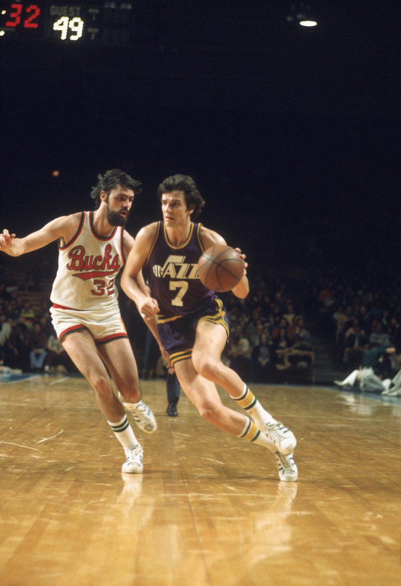 Pete Maravich - Boston Celtics, 1980  Boston celtics basketball, Celtics  basketball, Nba legends