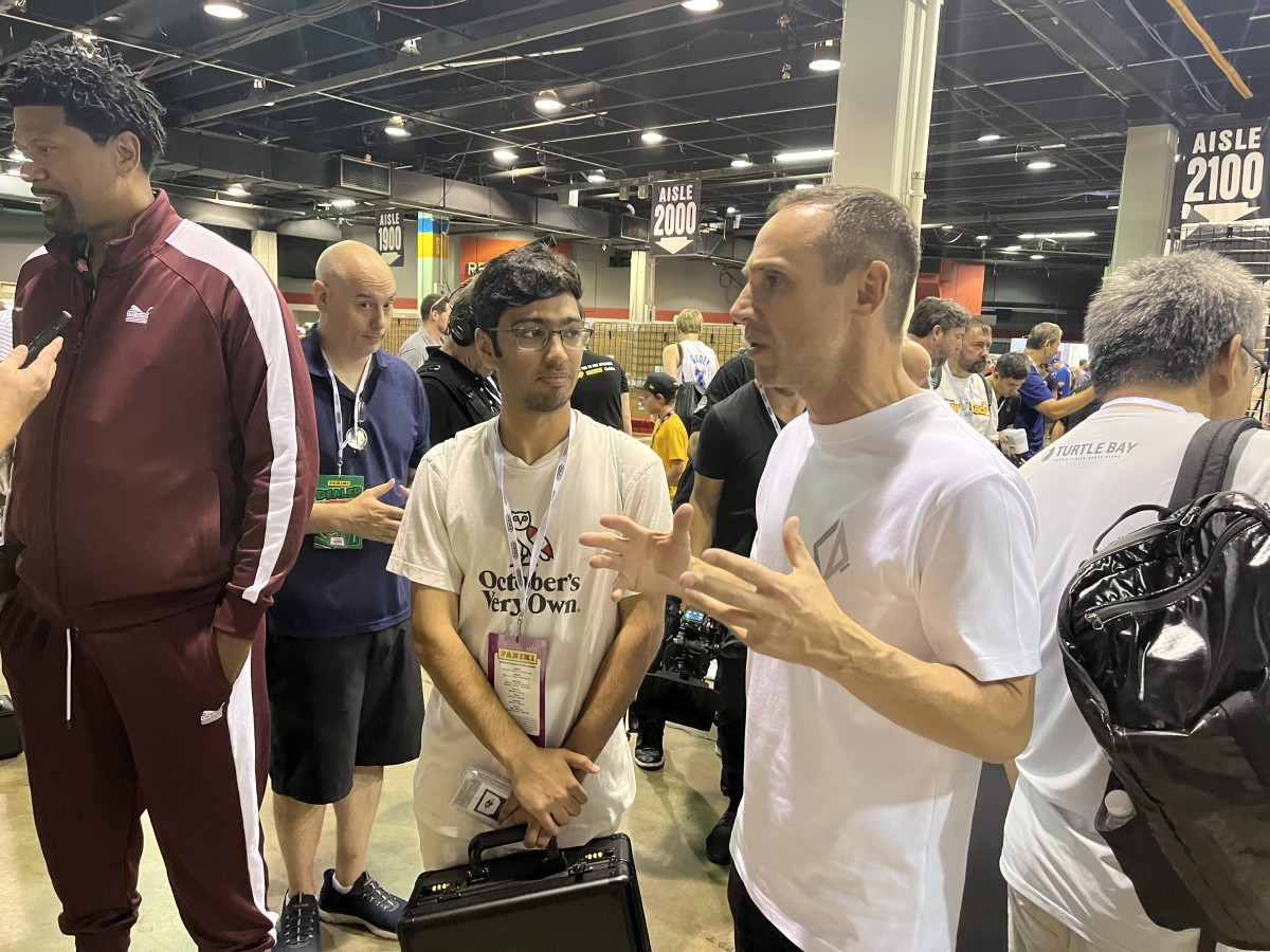 Fanatics CEO Michael Rubin engages with collectors on show floor, shares  vision for sports collectible hobby - Sports Collectors Digest