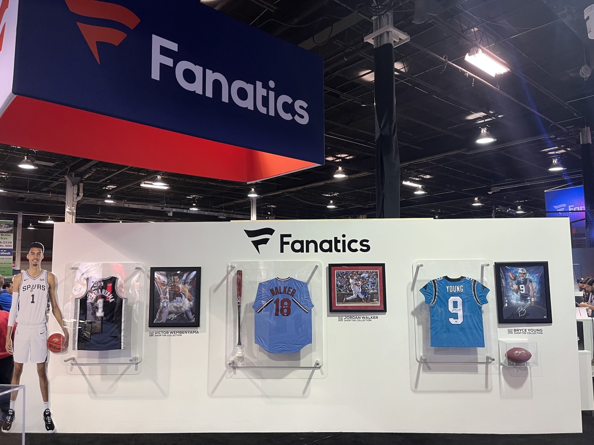 Puig, Fanatics Authentic Sign Exclusive Memorabilia Deal - Sports  Collectors Digest
