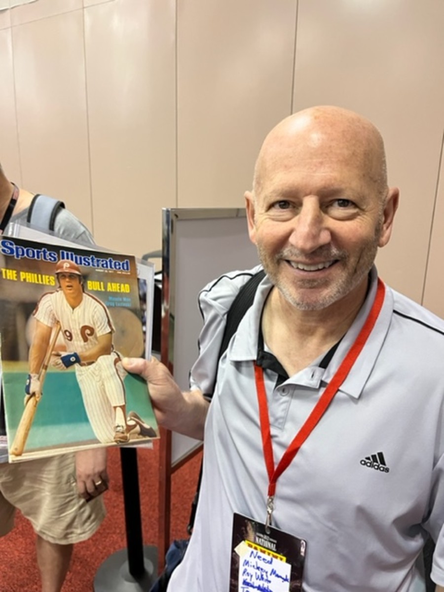 Collector Warren Huff with a copy of Sports Illustrated signed by Greg Luzinski at the 2022 National.