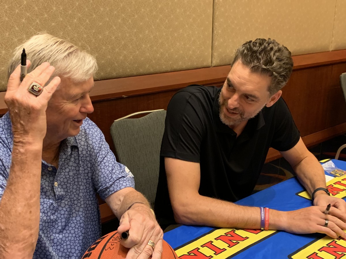 Chasing Manu Ginobili and other autographs at the 2022 Naismith Basketball  Hall of Fame inductions - Sports Collectors Digest