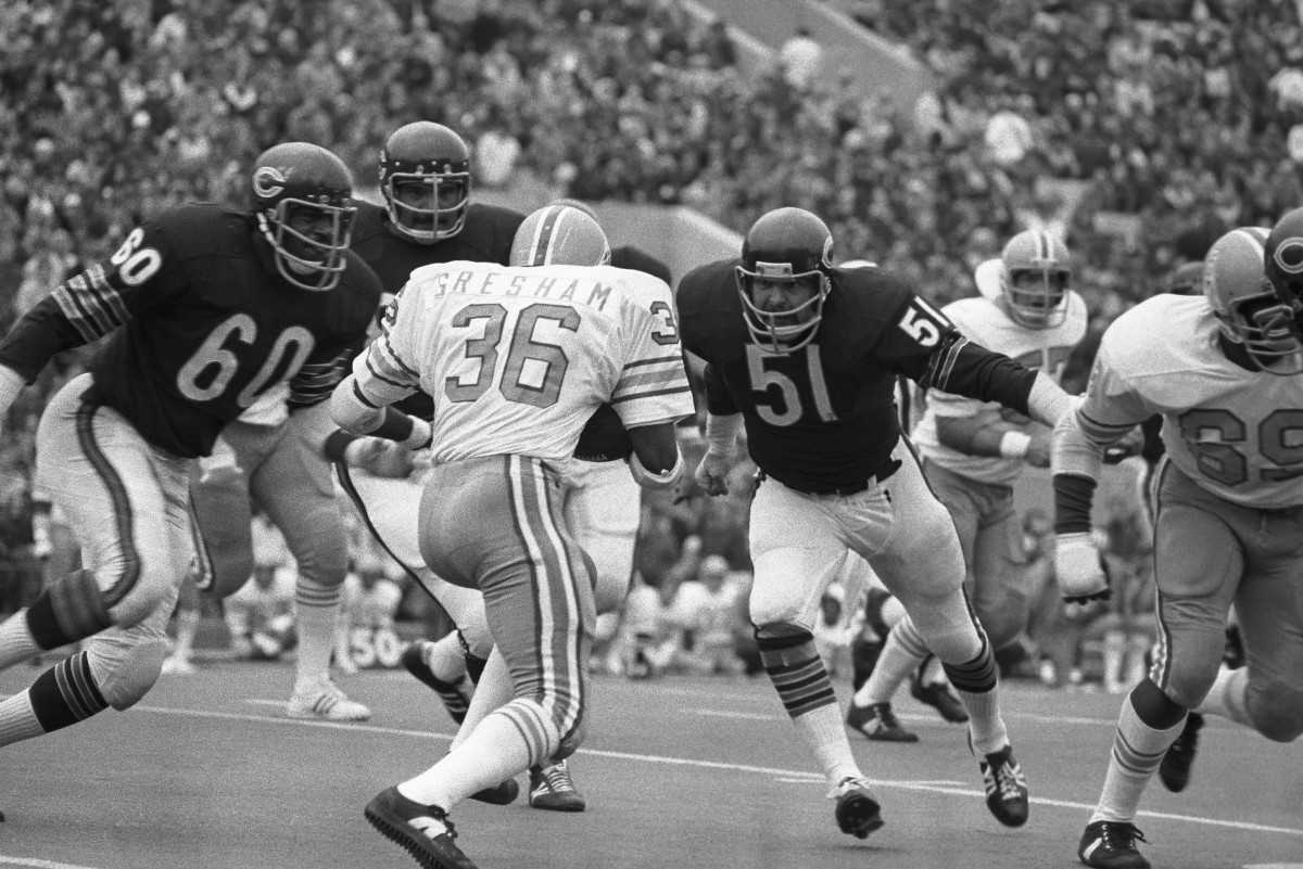 The Rise of a Bears Legend: The Mike Singletary Story